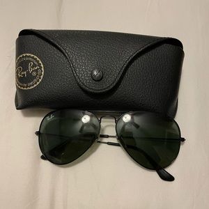 Black Rayban Aviators & case